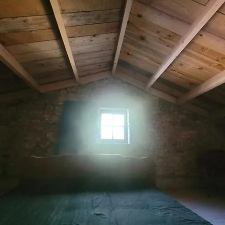 Nuit Insolite, Au Dessus D'une étable Séjour à la campagne *