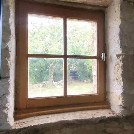 Летний дом Nuit Insolite, Au Dessus D'une Etable La Chapelle-Themer